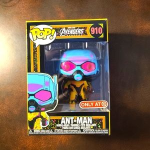 Funko POP! Marvel: Black Light - Ant-Man #910